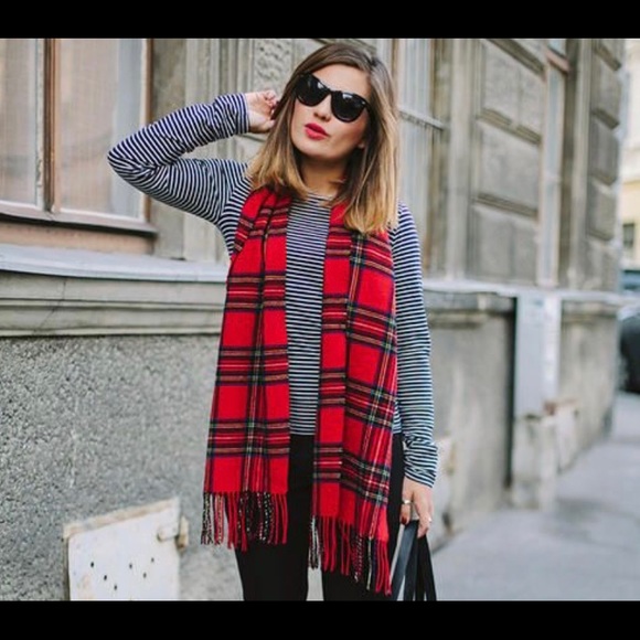 Brandy Melville Accessories - BRANDY MELVILLE TARTAN PLAID Scarf CLASSY RARE